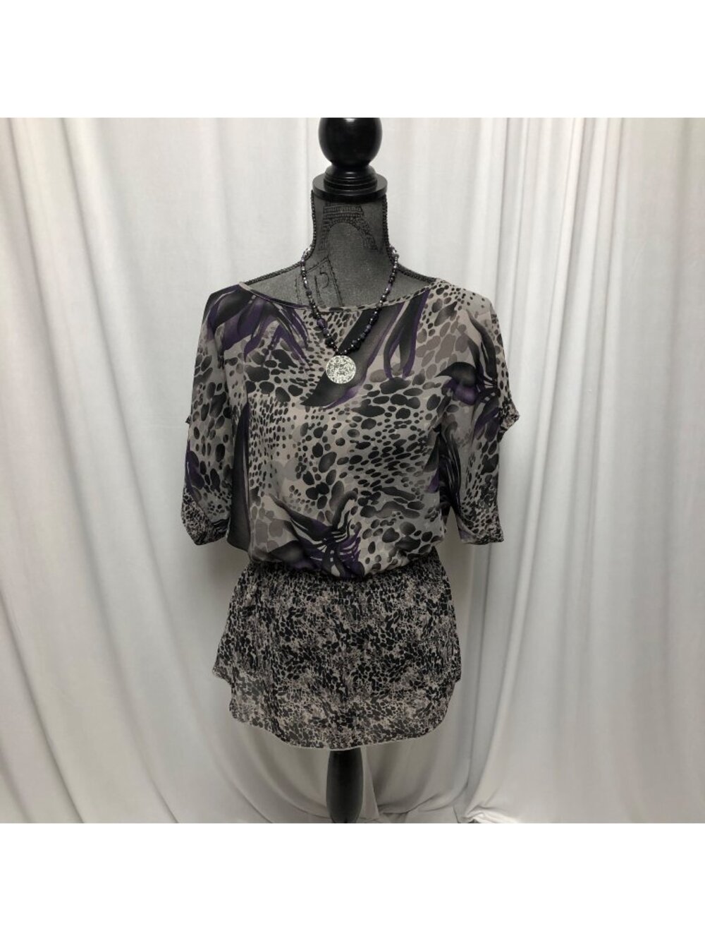 Miley Cyrus Max Azria Top Womens Size Medium Abstract Animal Print Blouson